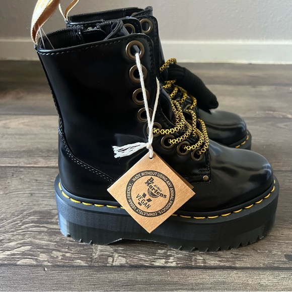 Dr Martens Vegan Jadon Max Combat Platform Boots Black Size 6 NEW - Picture 2 of 10
